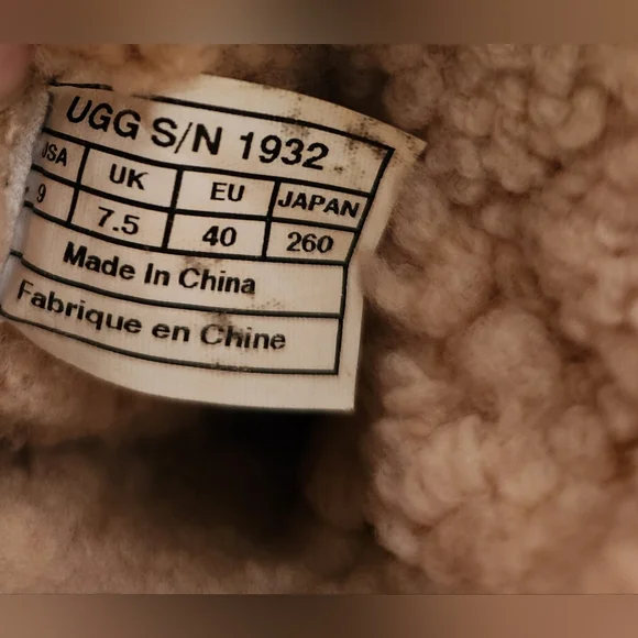 UGG Brown Leather Winter Boots with Shearling - Picture 7 of 8